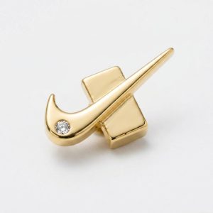 Gold swoosh dimonte sneaker TN lace charms